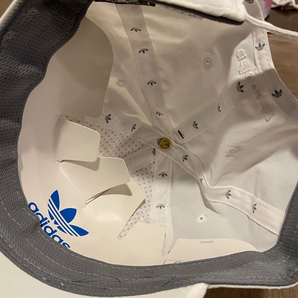Adidas White hat - Picture 4 of 4